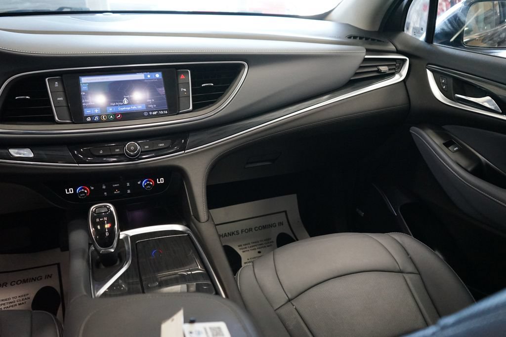 Used 2020 Buick Enclave Essence w/ Sound and Sites Package AWD/4WD image 13