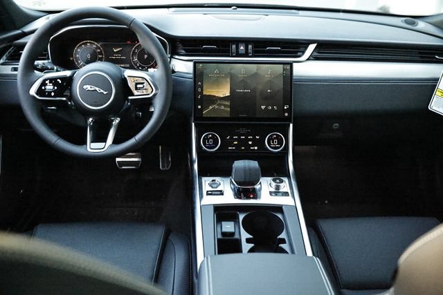 New 2024 Jaguar XF R-Dynamic SE AWD/4WD image 38