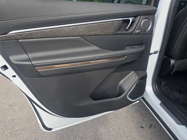 New 2026 Buick Enclave Avenir image 12