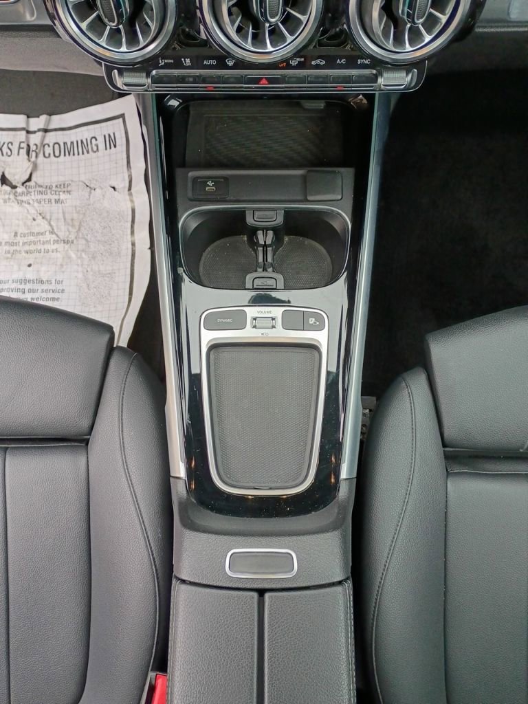 Used 2024 Mercedes-Benz GLB 250 4MATIC w/ Driver Assistance Package image 34