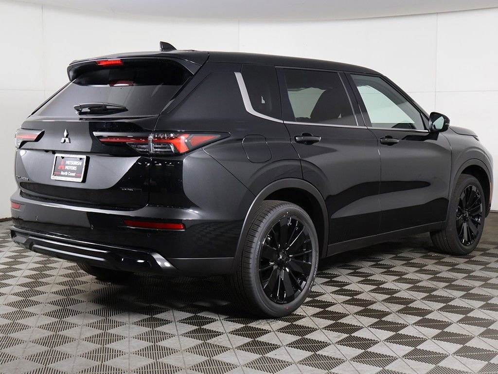 New 2026 Mitsubishi Outlander LE FWD image 10