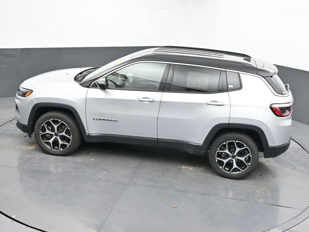 Used 2025 Jeep Compass Limited AWD/4WD image 42