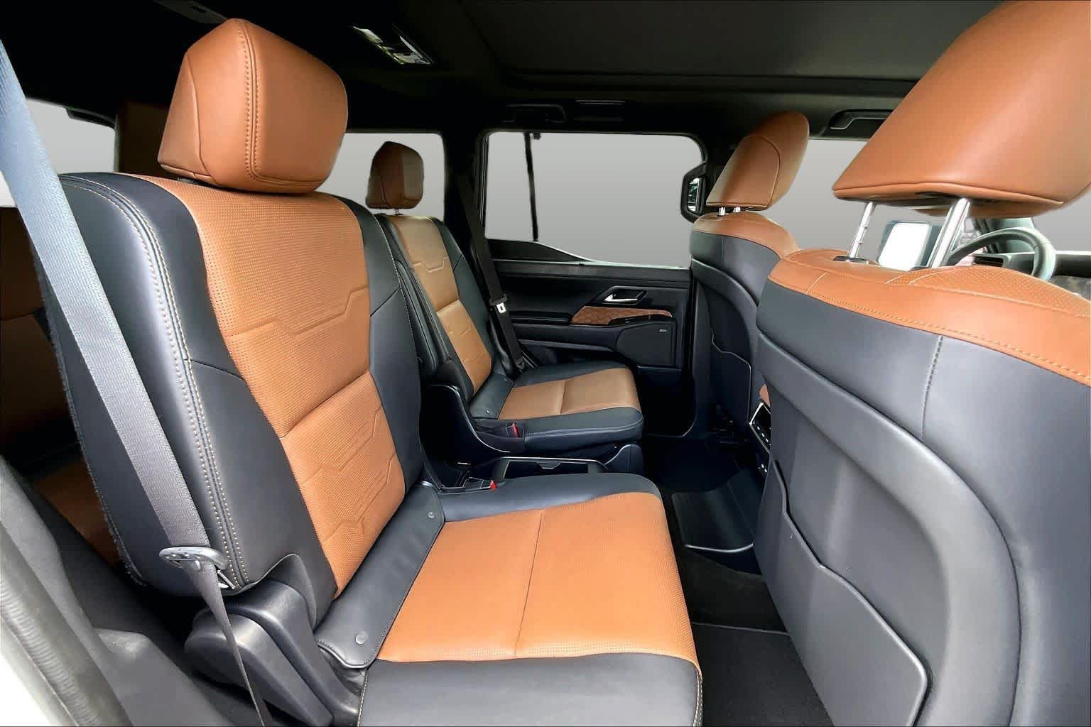 Used 2024 Lexus GX 550 w/ Accessory Package (Z1) AWD/4WD image 20