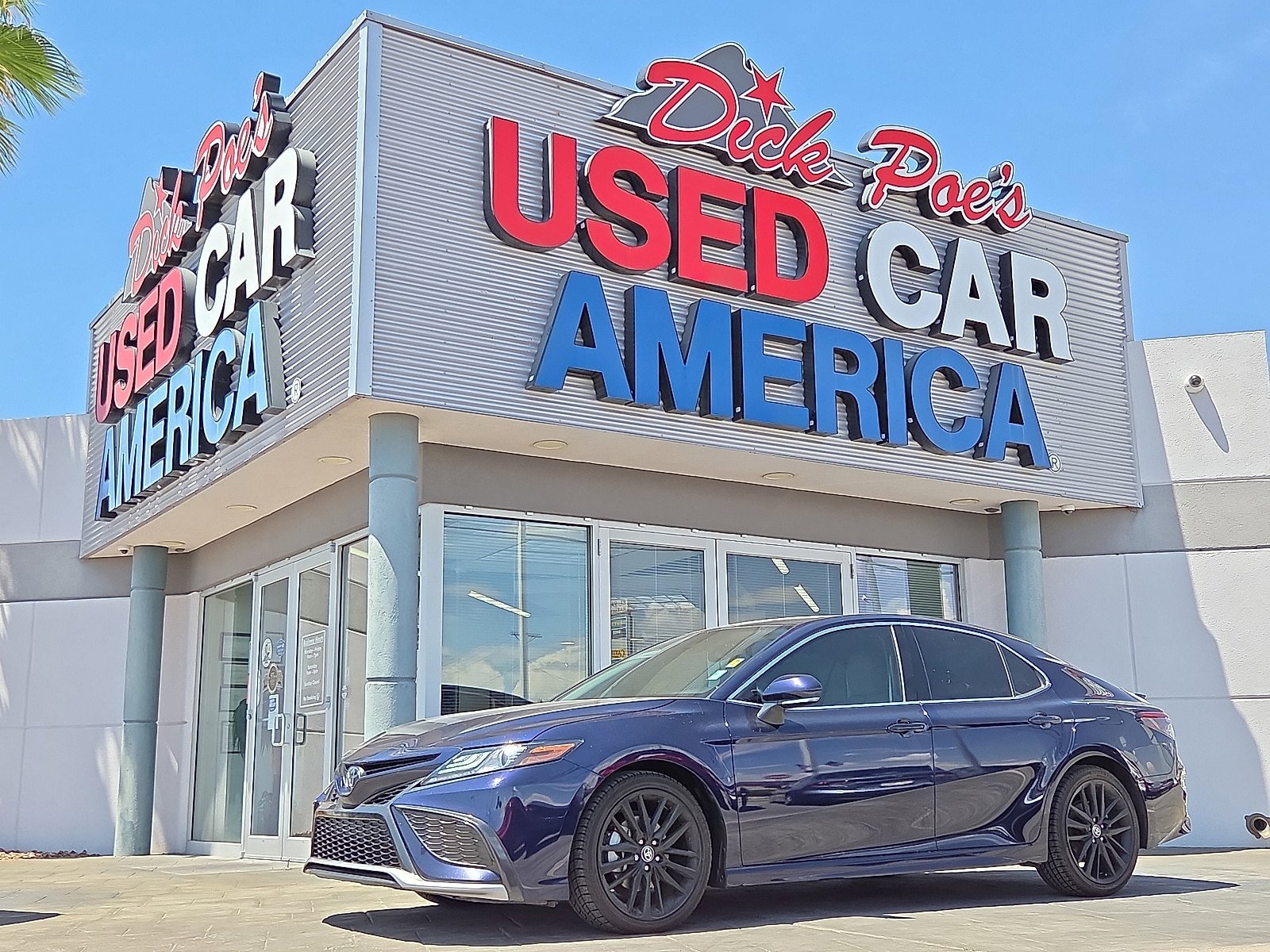 Used 2022 Toyota Camry XSE w/ Carpet Mat Package (TMS) FWD image 1