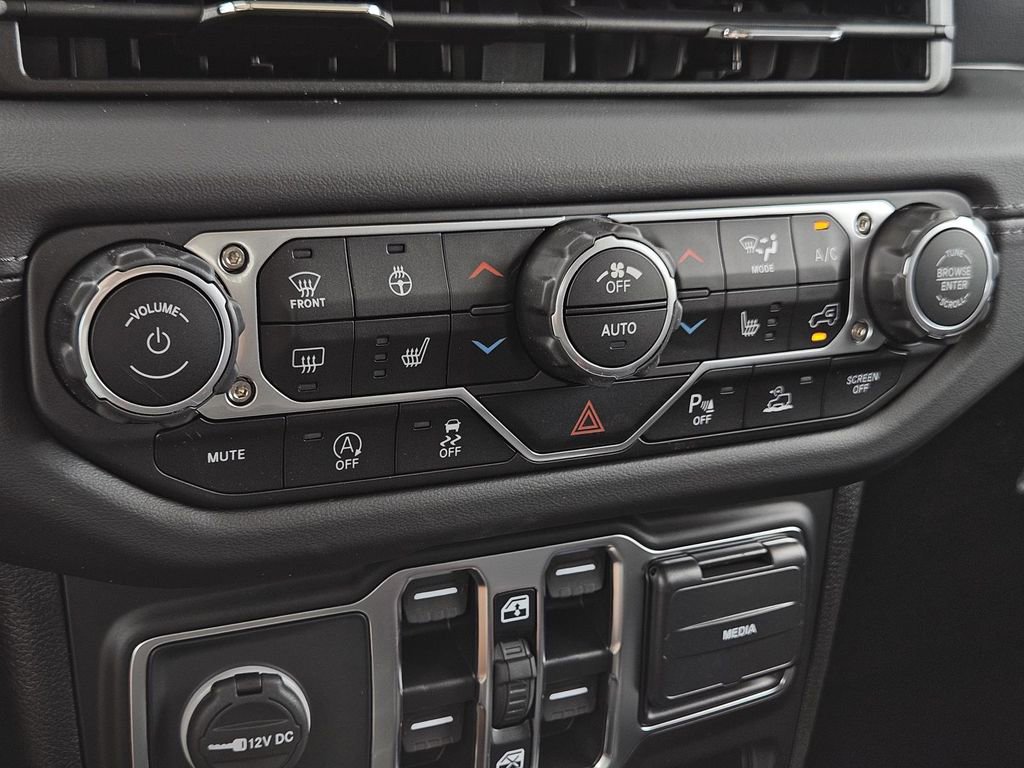 New 2025 Jeep Wrangler Unlimited Sahara image 13