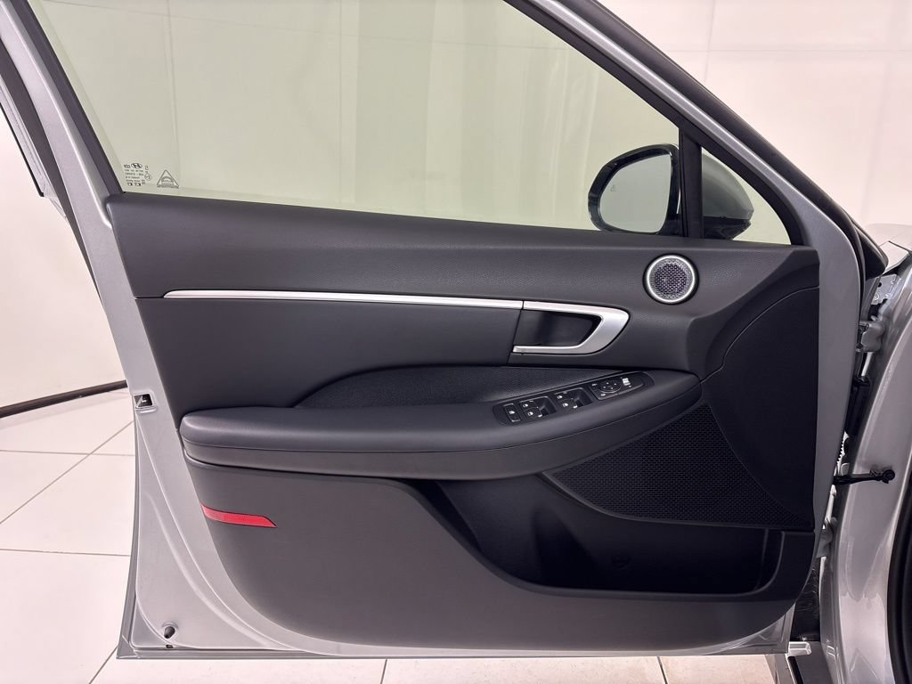 New 2026 Hyundai Sonata SEL FWD image 18