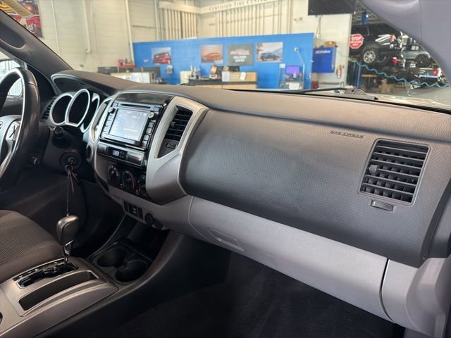 Used 2014 Toyota Tacoma 4x4 Double Cab w/ SR5 Package image 27