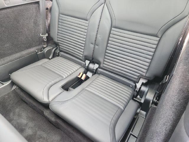 Used 2024 Land Rover Discovery Dynamic SE AWD/4WD image 31