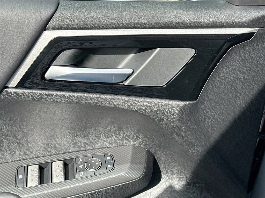 New 2026 Mitsubishi Outlander SE image 18