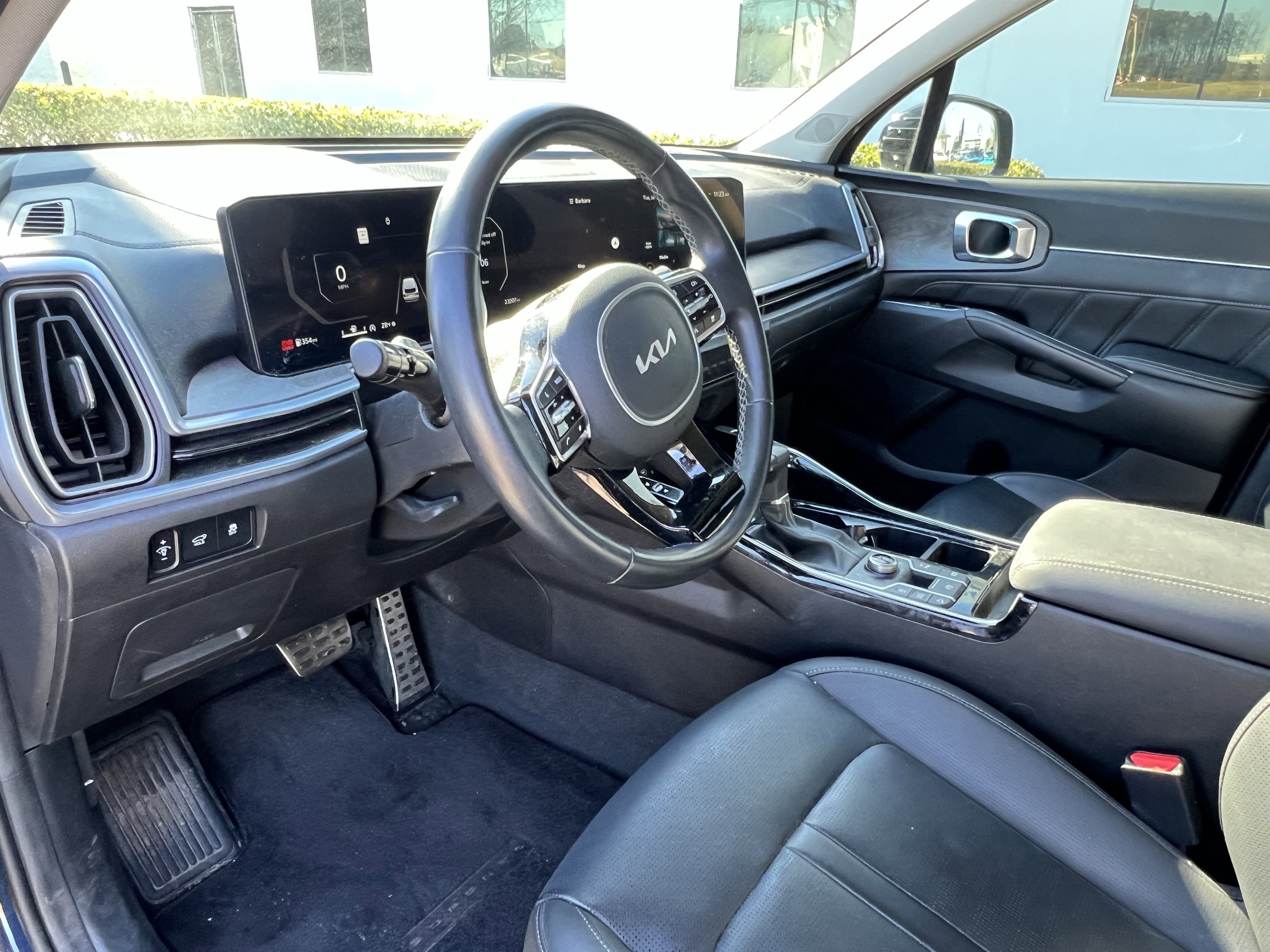 Used 2024 Kia Sorento SX image 17