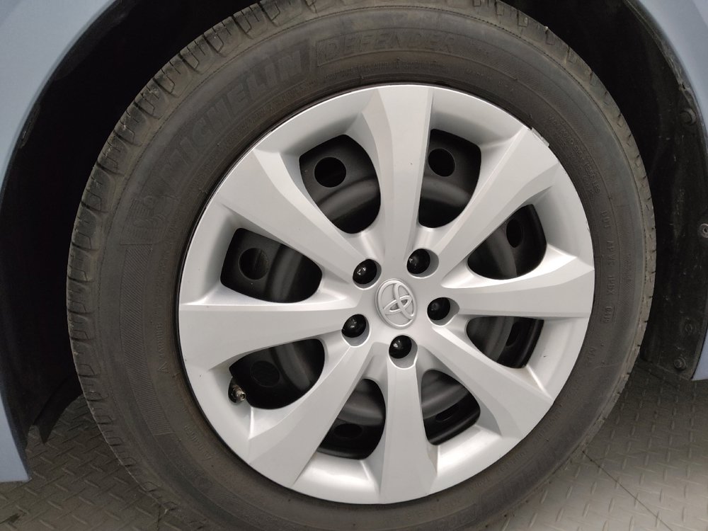 Used 2021 Toyota Corolla LE image 31