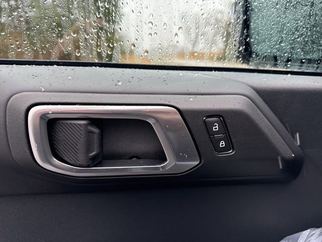 New 2025 Ford Bronco Outer Banks image 11