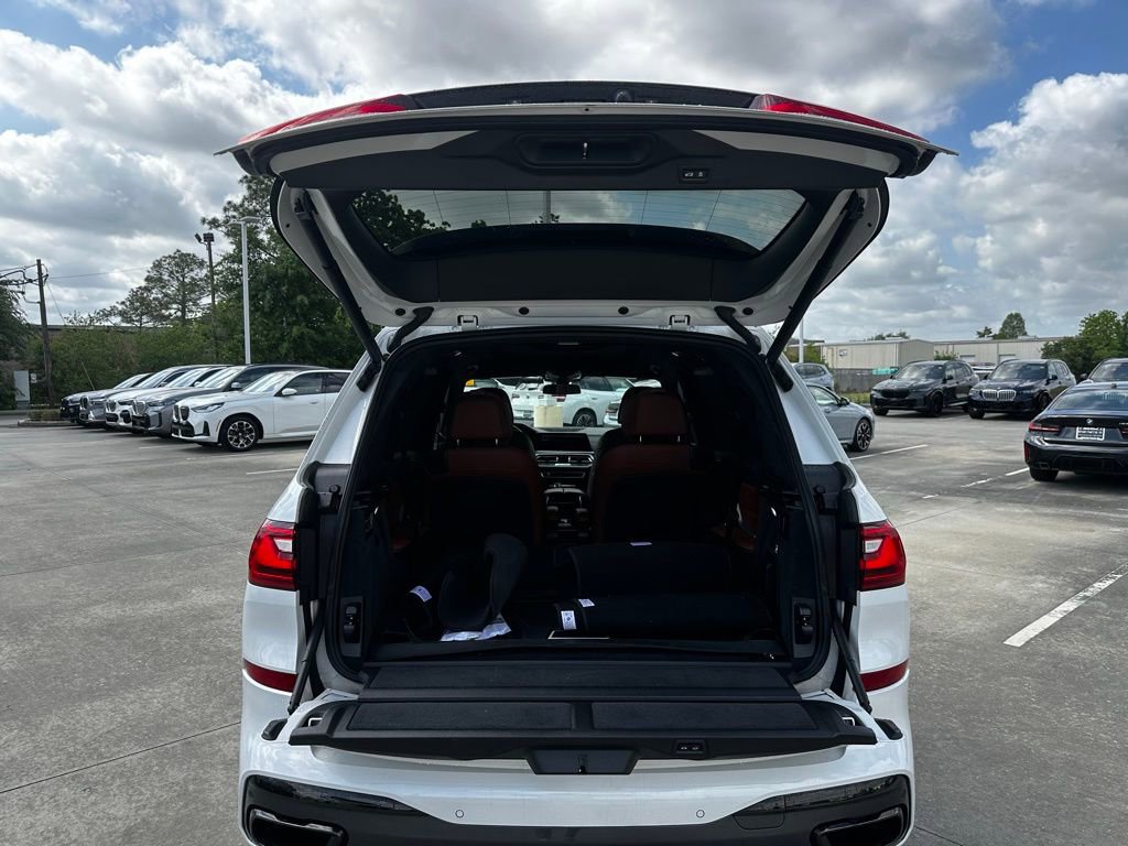 Used 2020 BMW X7 M50i image 26