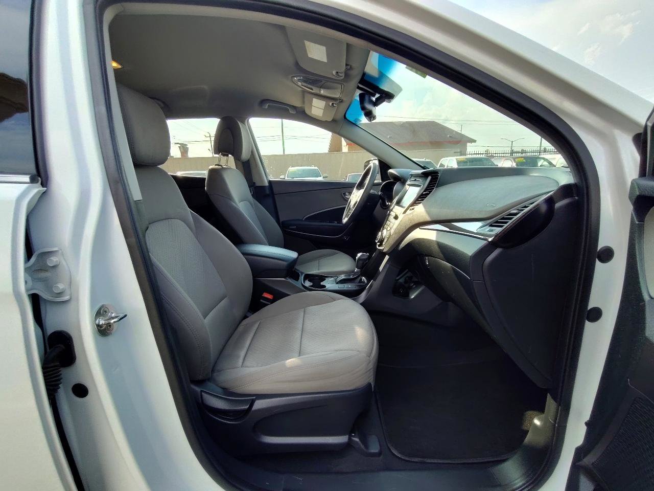 Used 2018 Hyundai Santa Fe Sport w/ 2.4L Value Package 02 FWD image 45