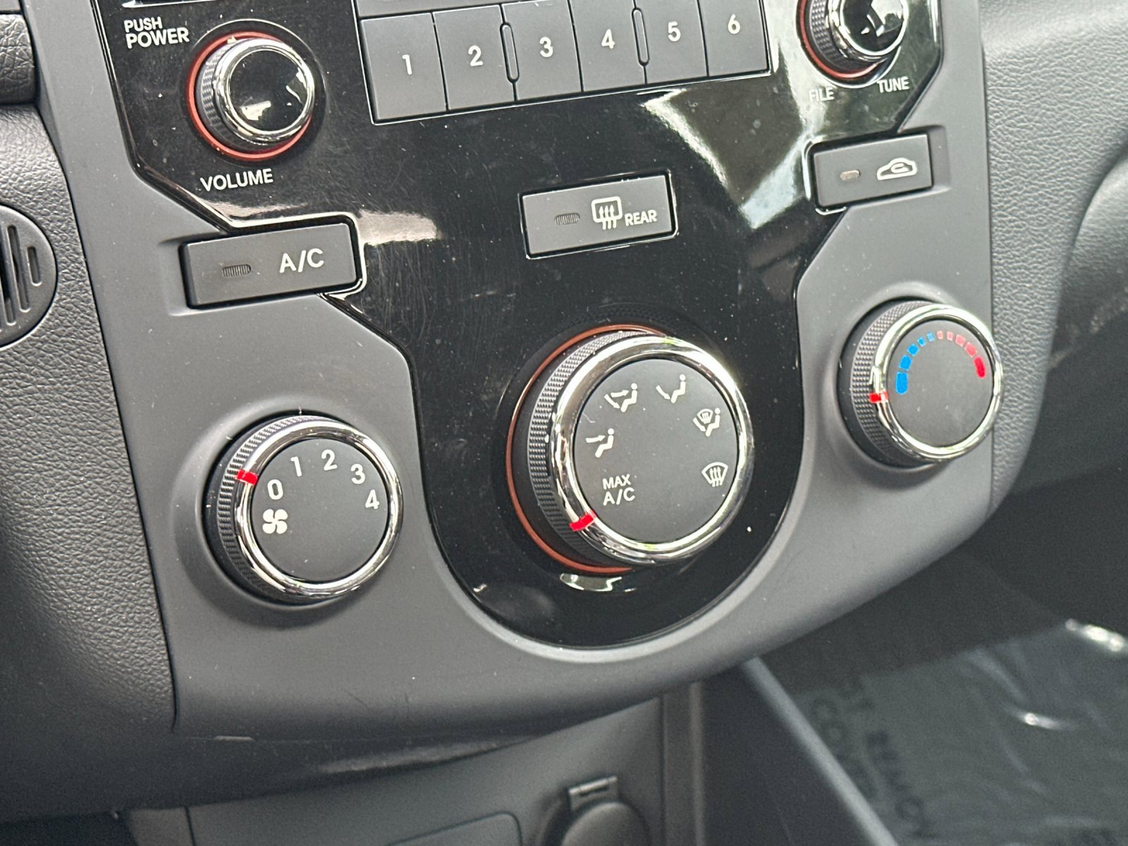 Used 2011 Kia Forte Koup EX image 18