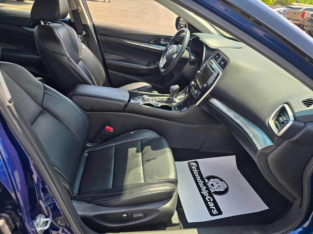 Used 2023 Nissan Maxima SV w/ Floor Mat Group FWD image 13