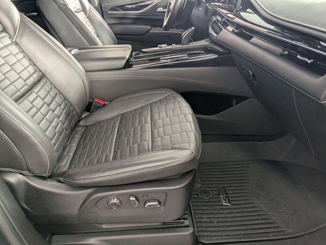 Used 2024 Cadillac Escalade ESV V w/ LPO, ONYX Package AWD/4WD image 37