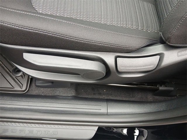 New 2026 Kia Sorento LX image 12