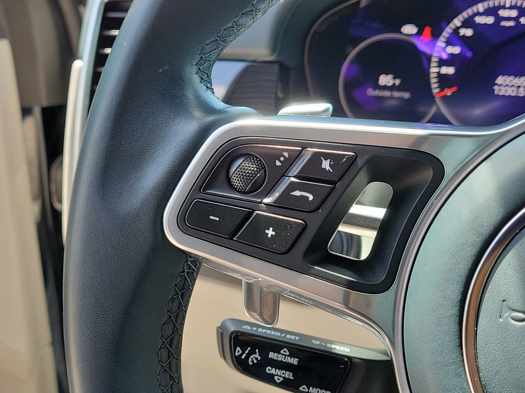 Certified 2022 Porsche Cayenne image 38