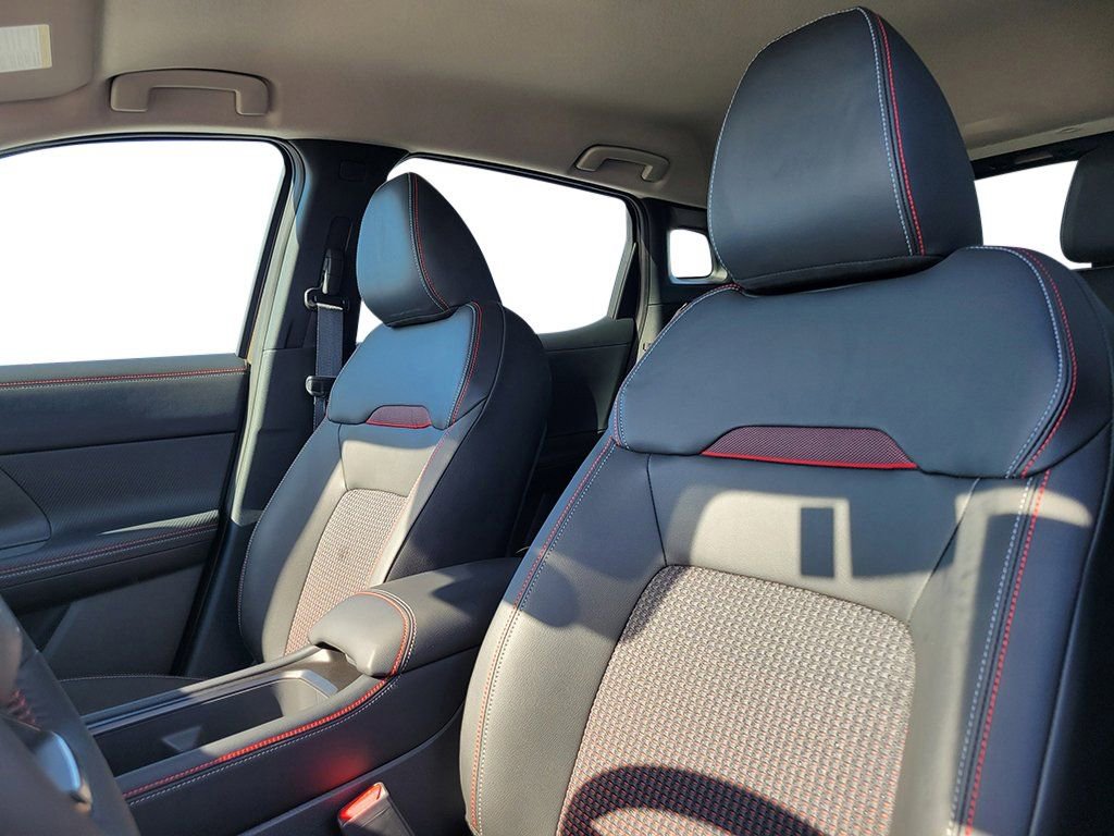 New 2025 Nissan Kicks SR image 25