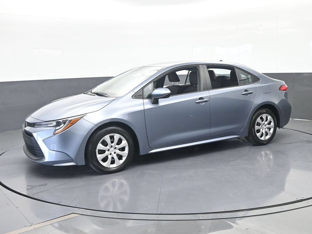 Used 2024 Toyota Corolla LE FWD image 2