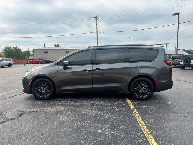 Used 2019 Chrysler Pacifica Limited w/ S Appearance Package FWD image 7
