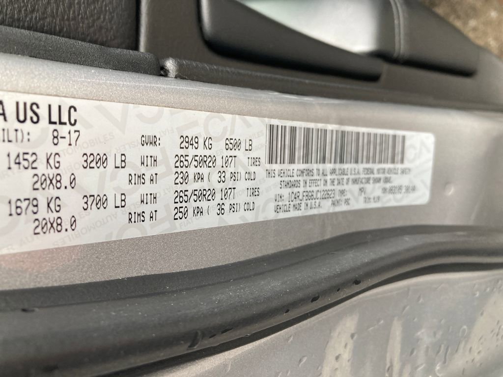 Used 2018 Jeep Grand Cherokee Limited image 34