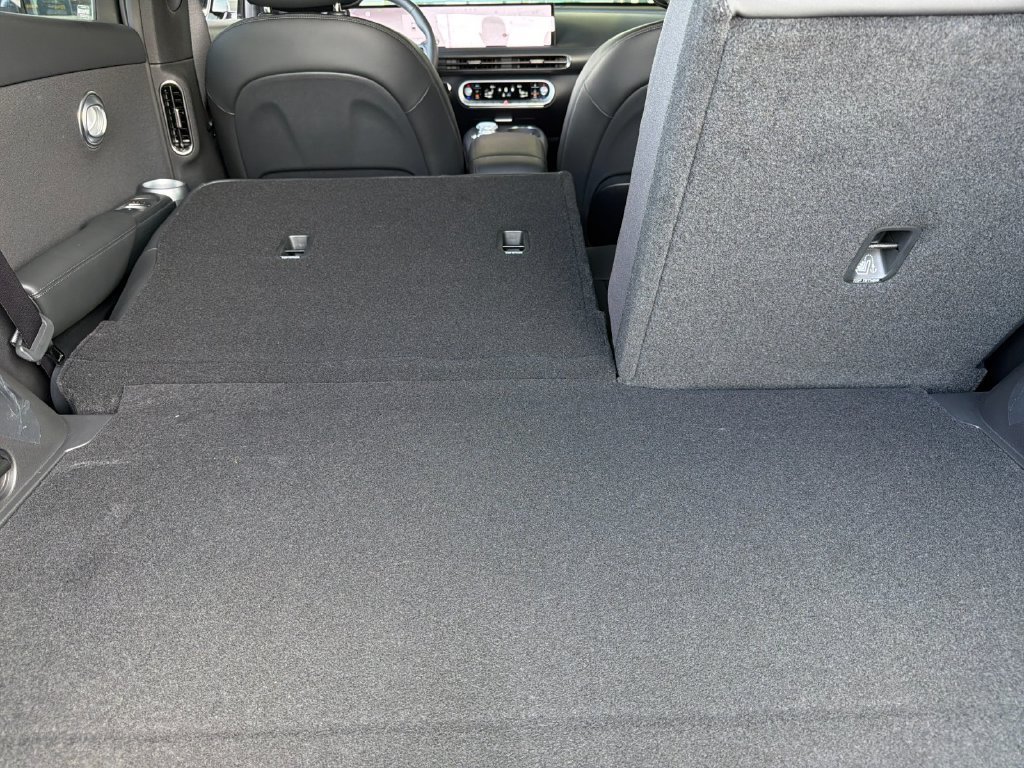 New 2027 Genesis GV60 AWD image 15