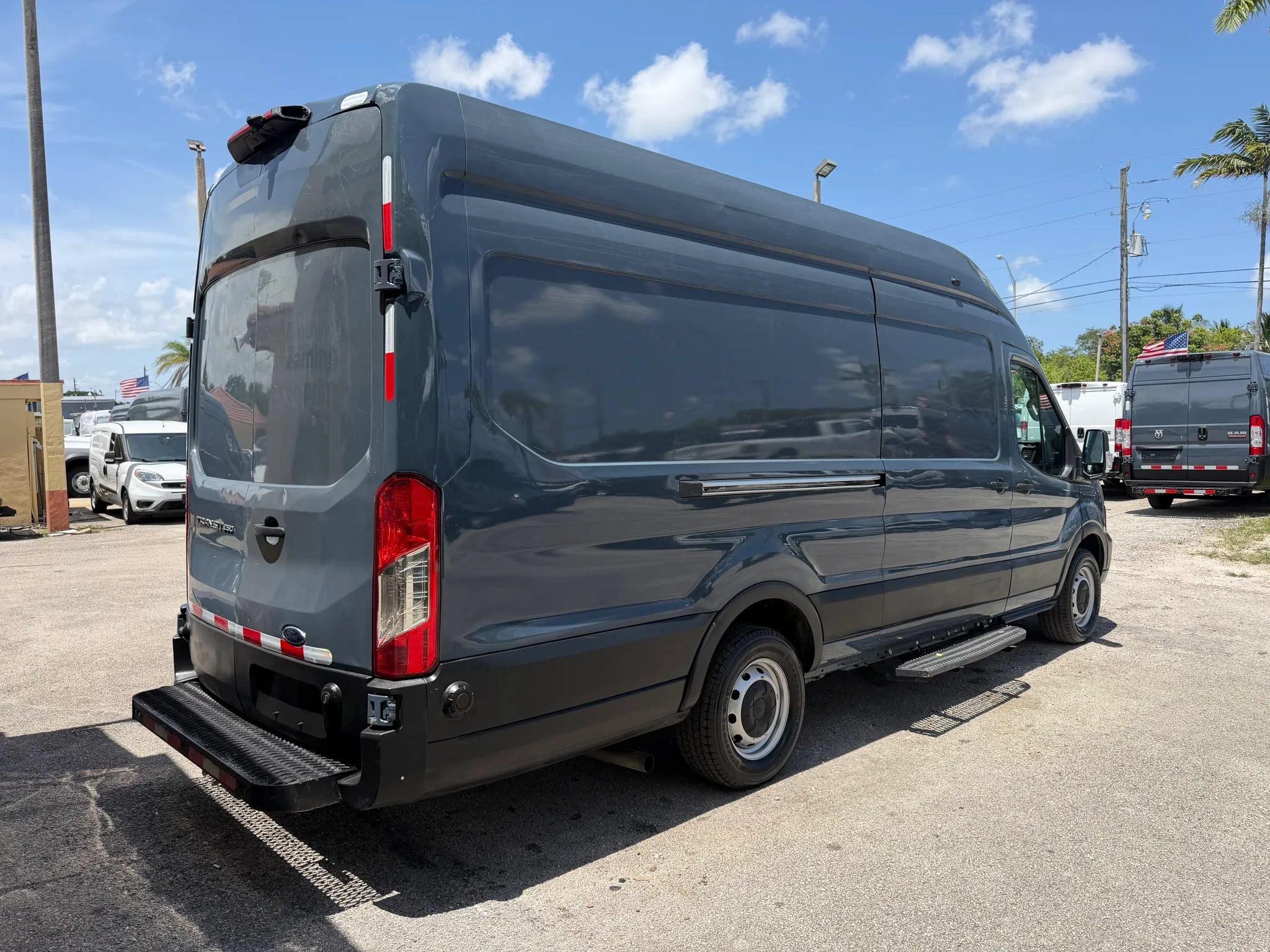 Used 2020 Ford Transit 250 148 High Roof Extended RWD image 6
