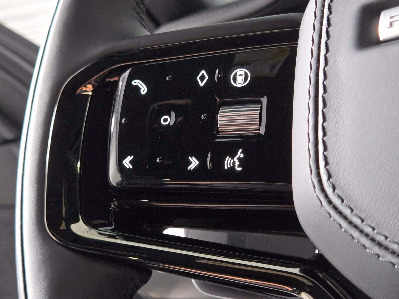 New 2026 Land Rover Range Rover Sport Dynamic SE AWD/4WD image 24