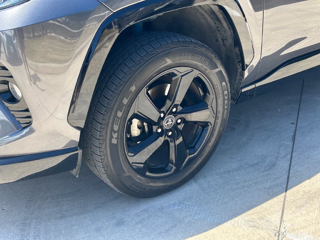 Used 2019 Toyota RAV4 XSE w/ XSE Weather Package AWD/4WD image 9