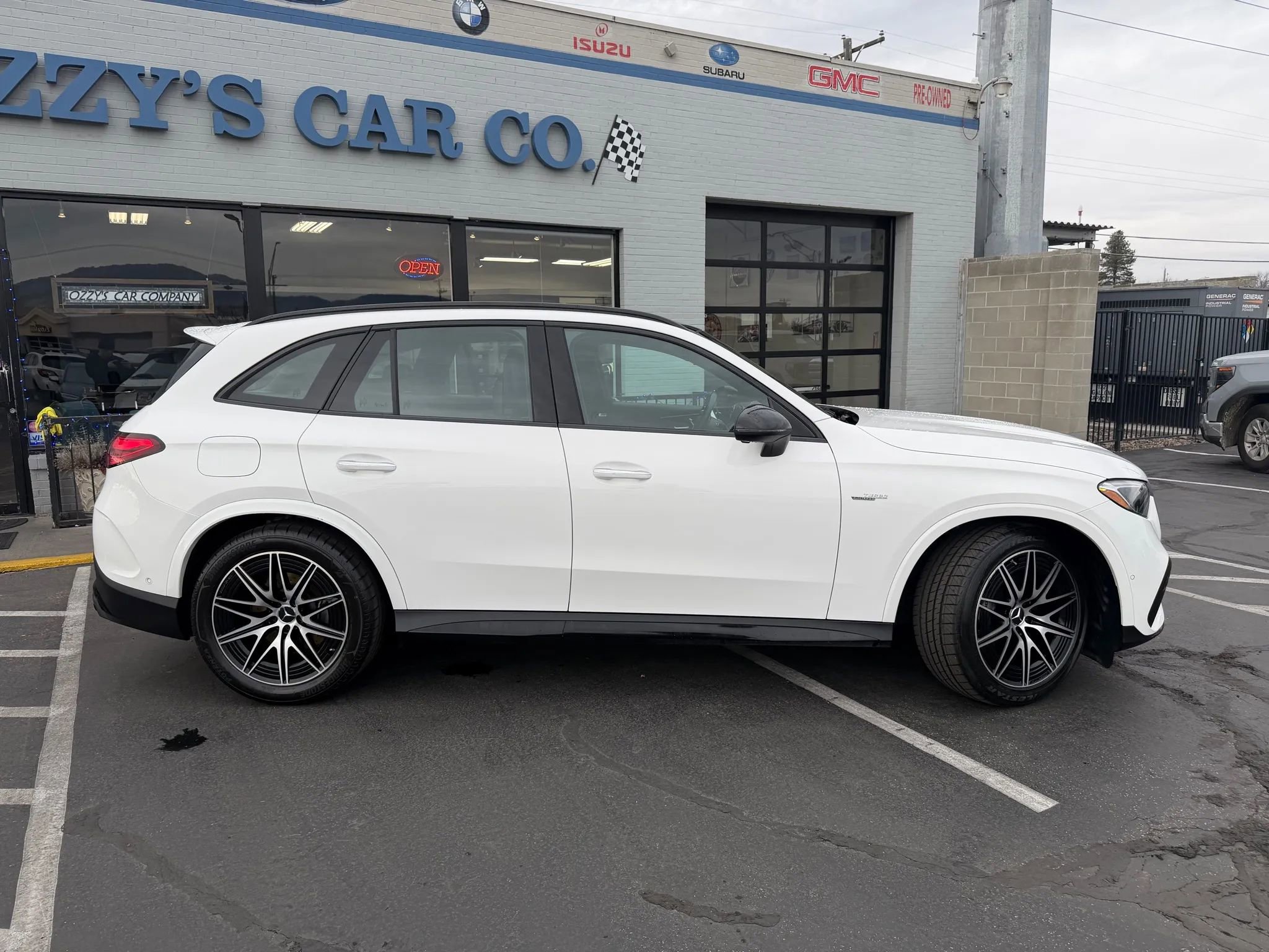 Used 2025 Mercedes-Benz GLC 43 AMG 4MATIC image 2