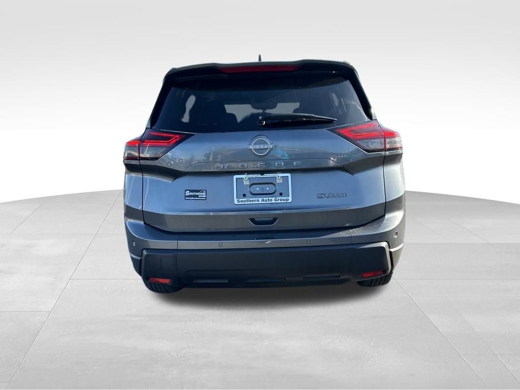 Used 2024 Nissan Rogue SV image 4