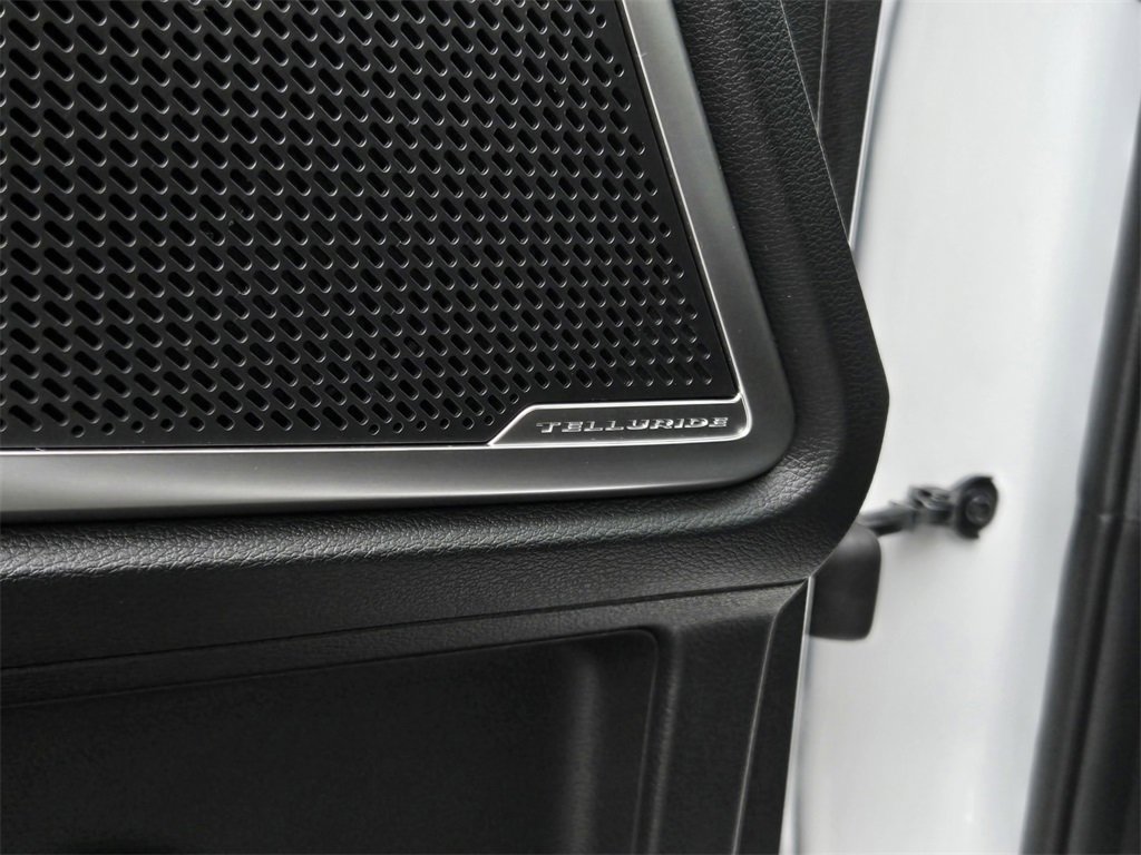 Used 2024 Kia Telluride EX image 12