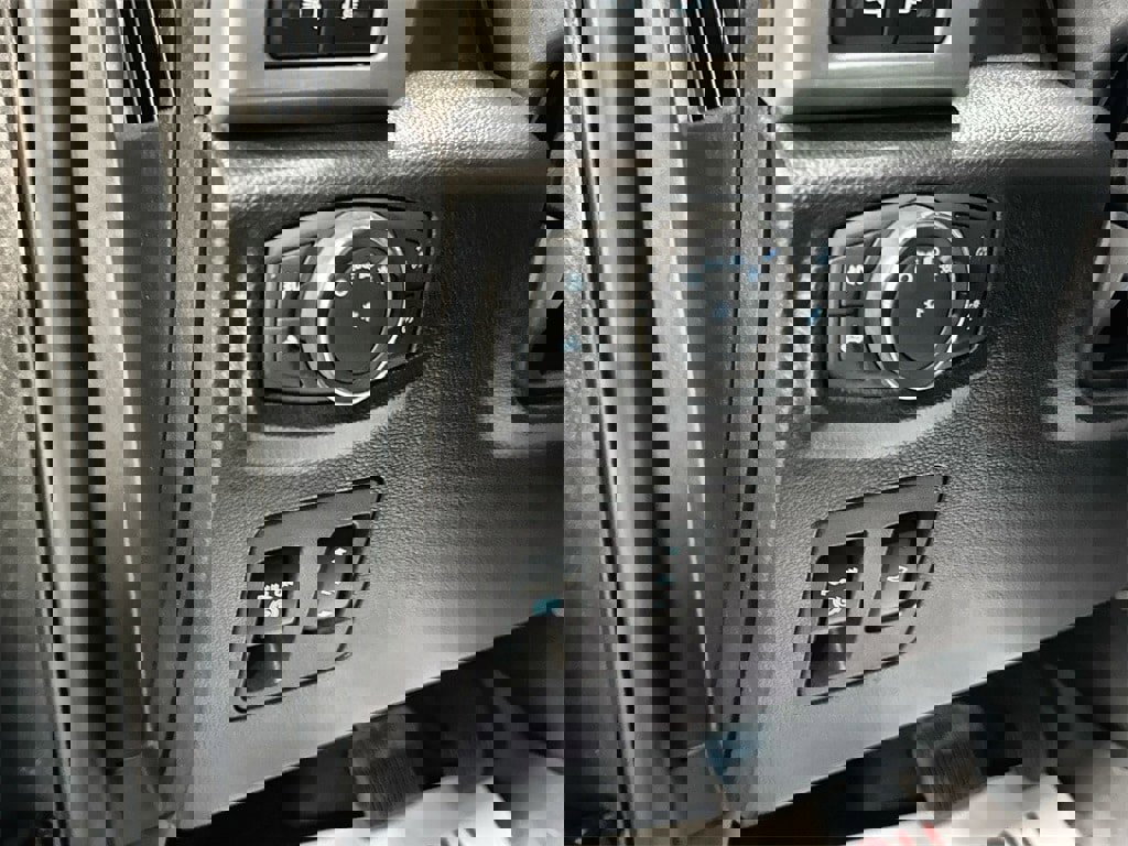 Used 2019 Ford F150 Lariat image 16