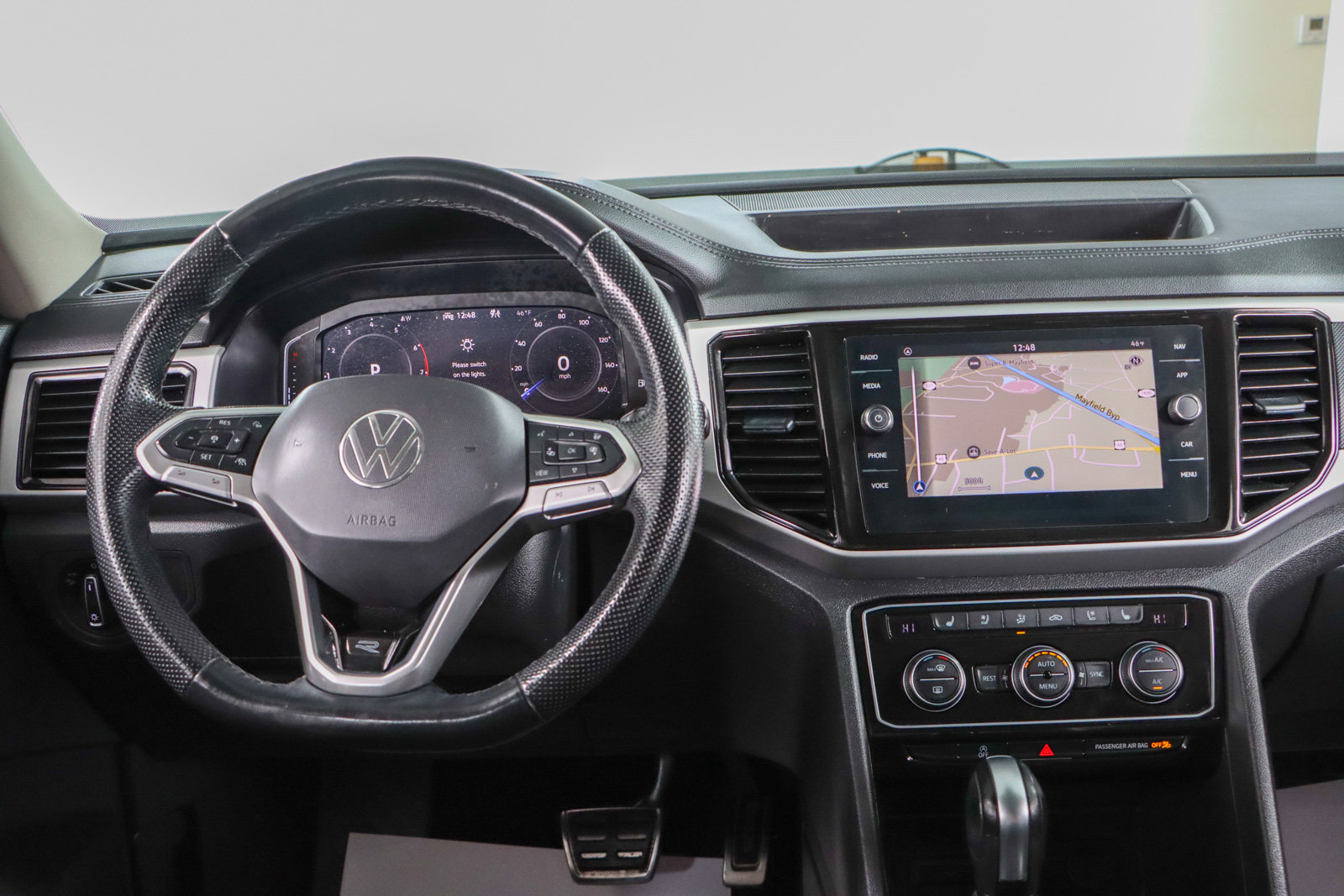 Used 2022 Volkswagen Atlas SEL Premium image 17