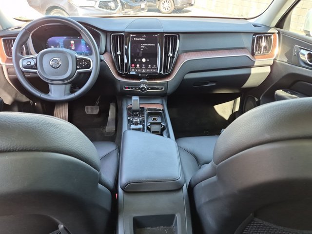 Used 2023 Volvo XC60 B5 Plus AWD/4WD image 18