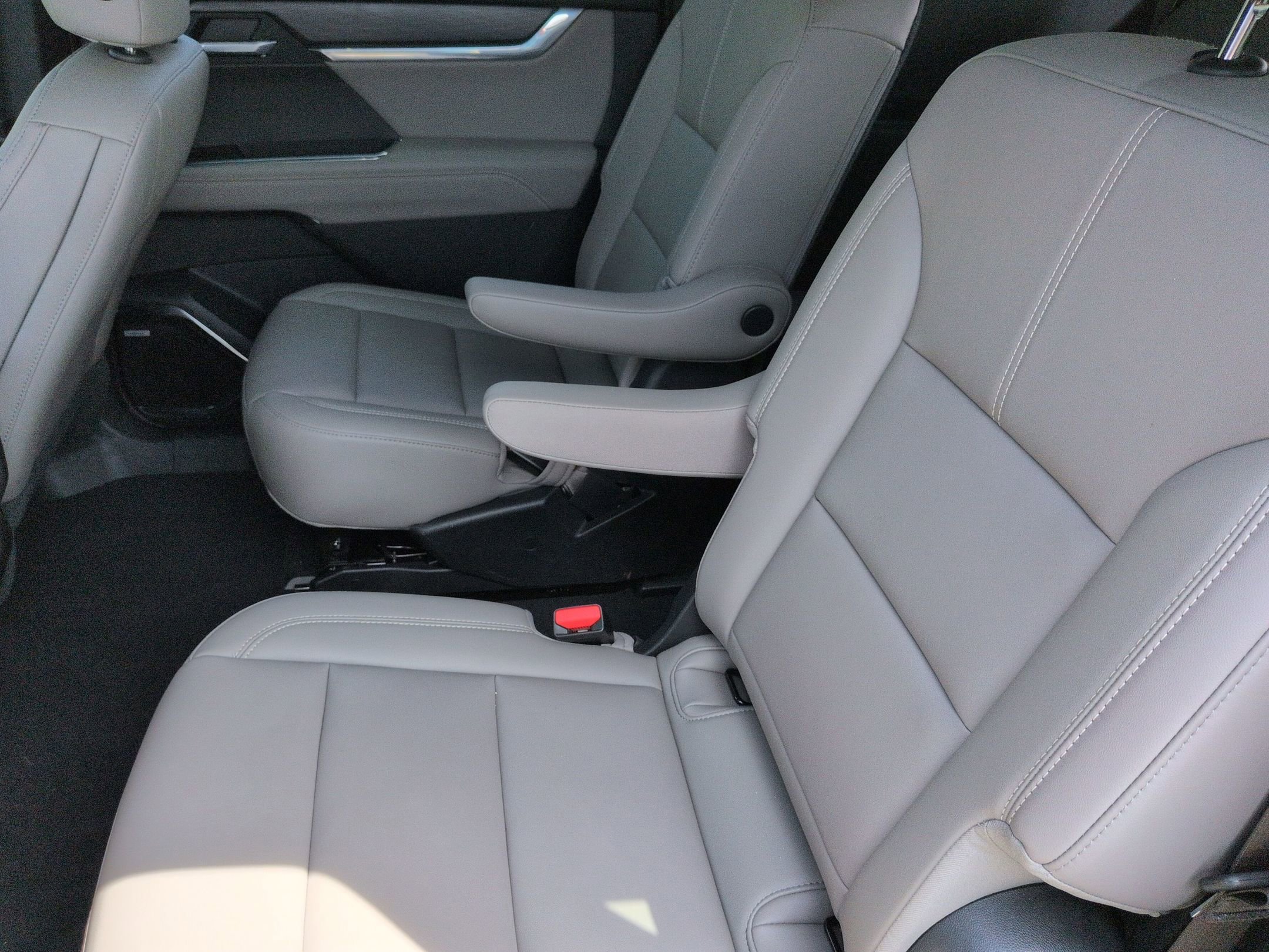 Certified 2025 GMC Acadia Elevation w/ Elevation Premium Package image 29