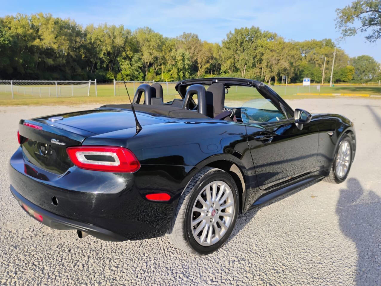 Used 2017 FIAT 124 Spider Classica image 6
