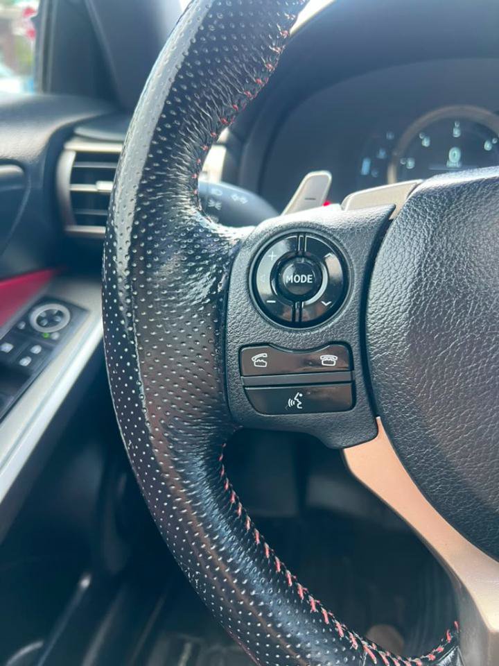 Used 2016 Lexus IS 300 AWD image 18
