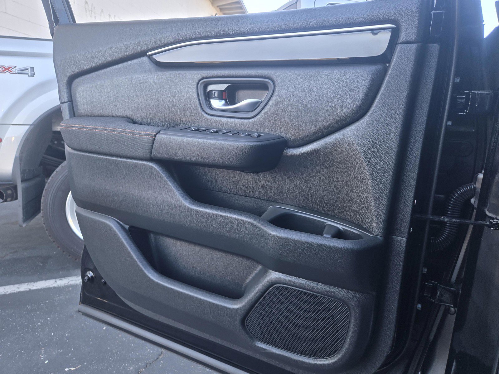 Used 2025 Honda Pilot Sport image 13