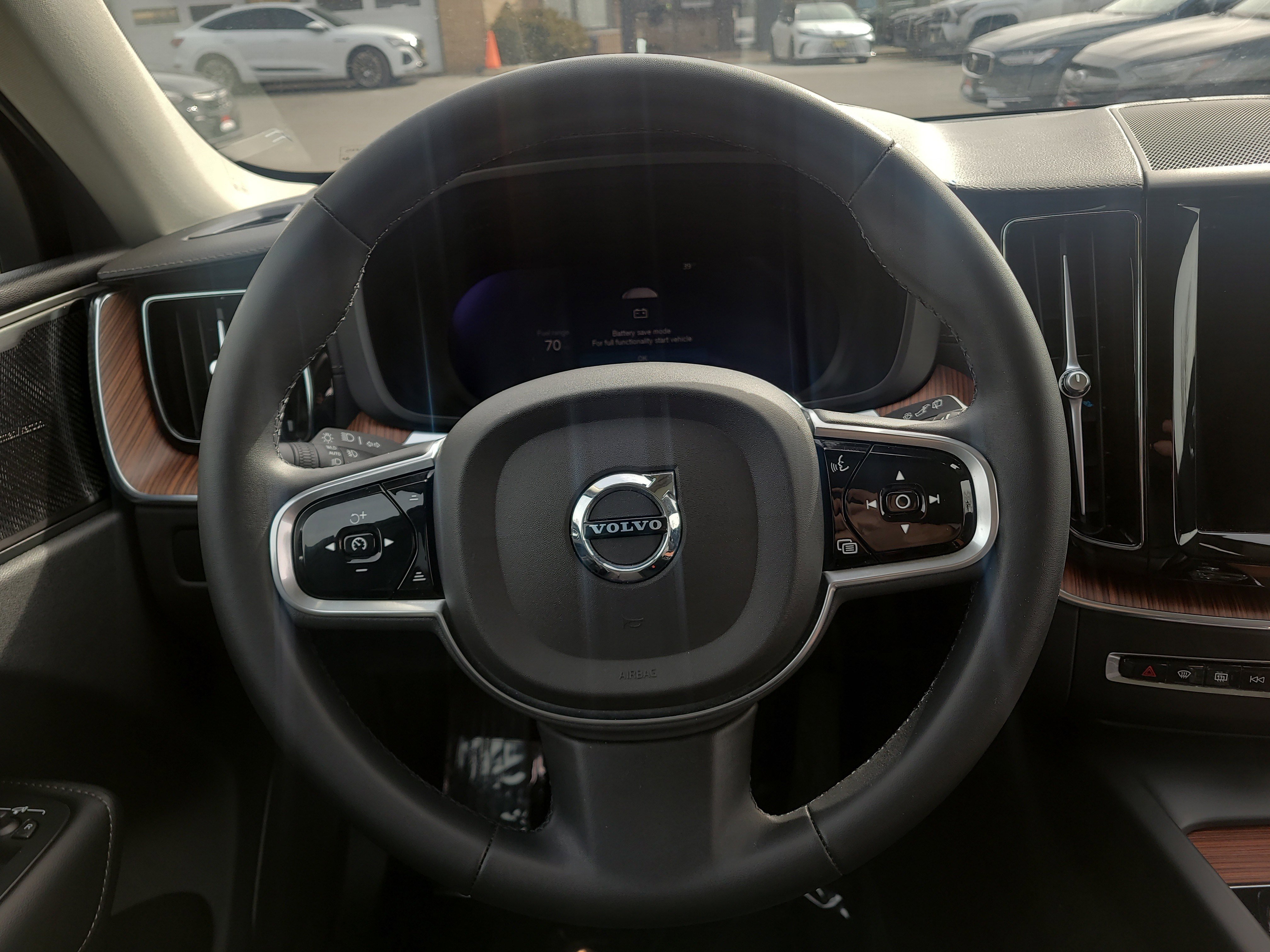 Used 2023 Volvo XC60 B5 Ultimate image 22