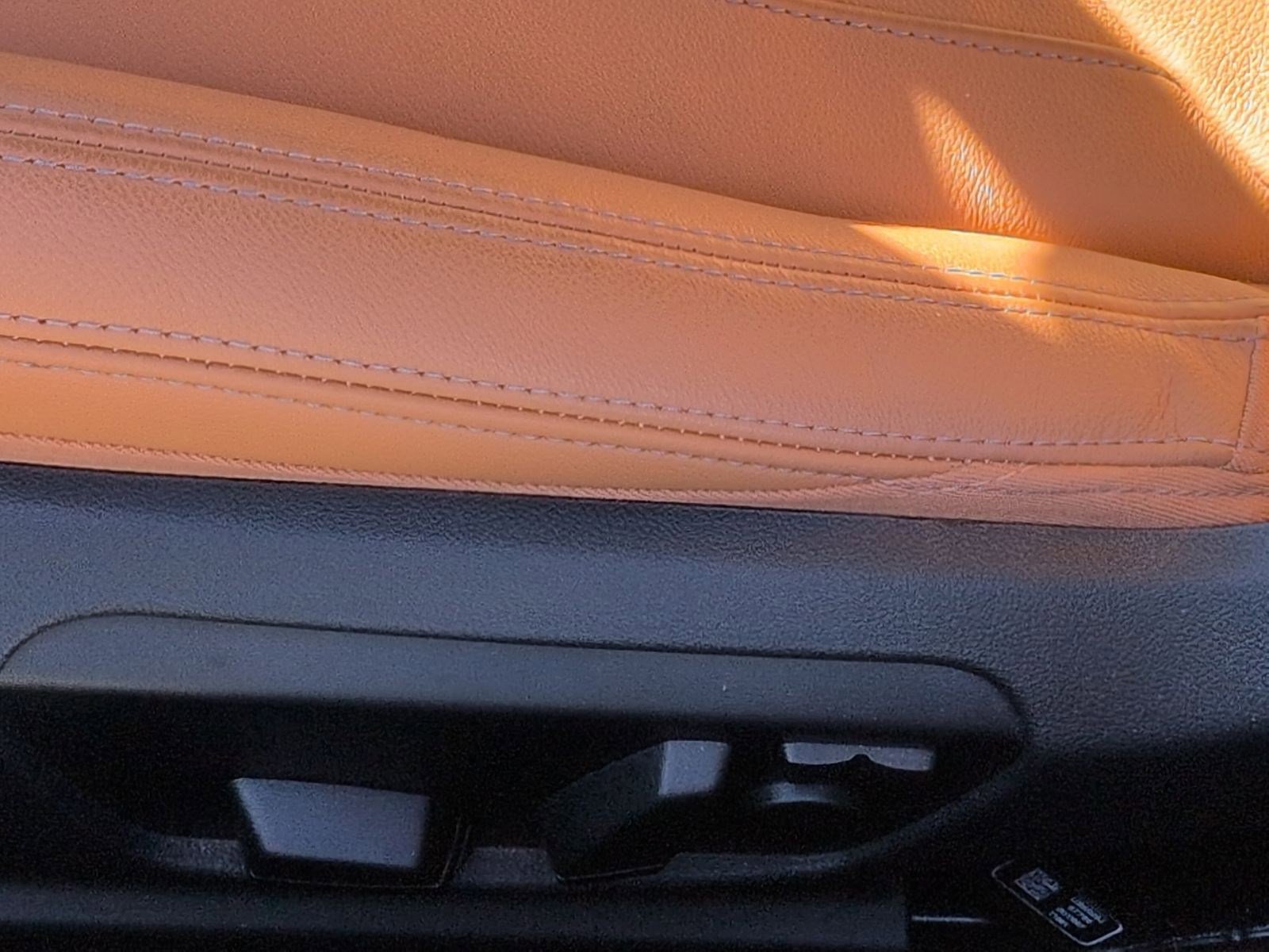 Used 2025 BMW Z4 M40i w/ Edition image 17