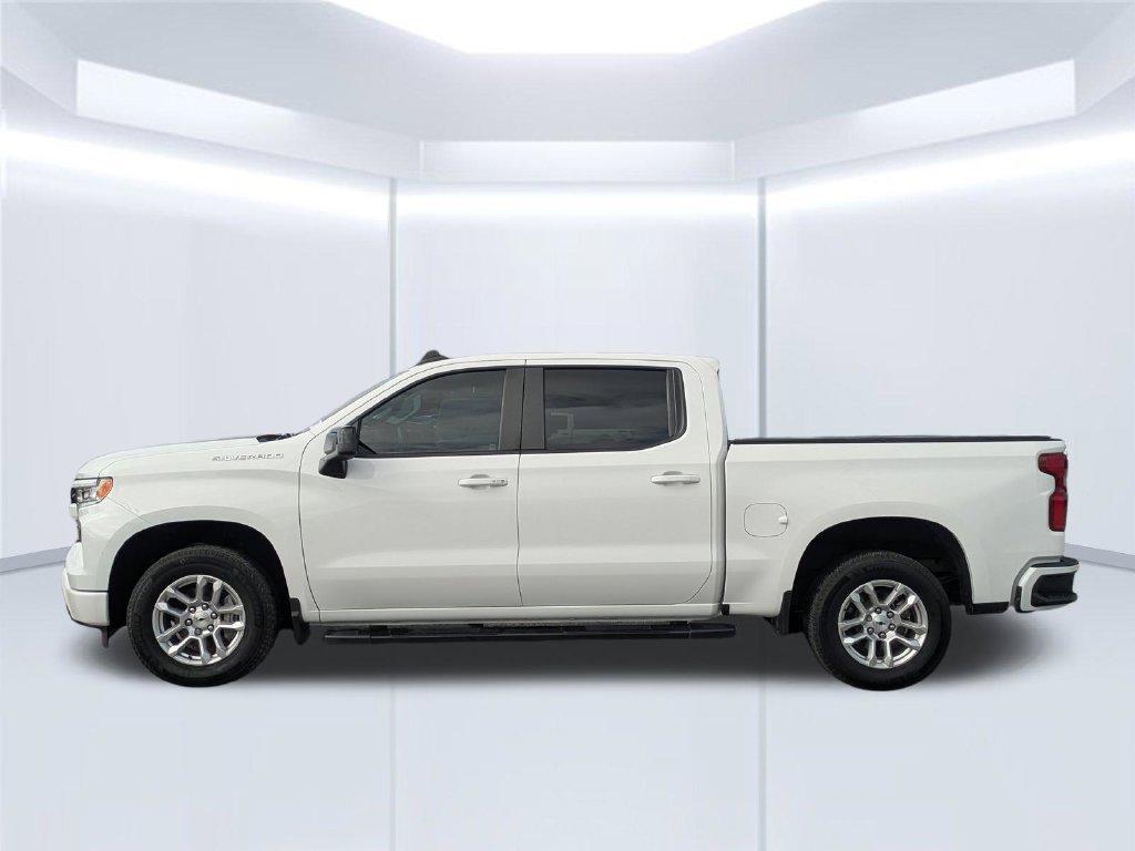 Used 2023 Chevrolet Silverado 1500 RST RWD image 2