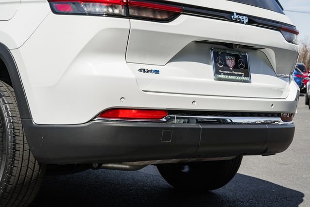 Used 2023 Jeep Grand Cherokee 4WD 4xe w/ Luxury Tech Group II image 9