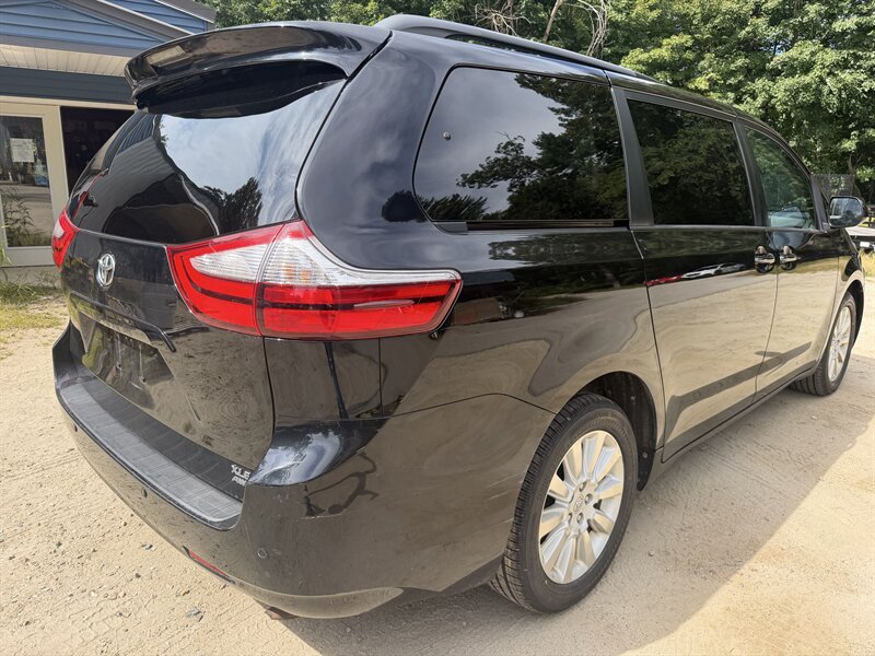 Used 2015 Toyota Sienna XLE w/ XLE Navigation Package AWD/4WD image 61