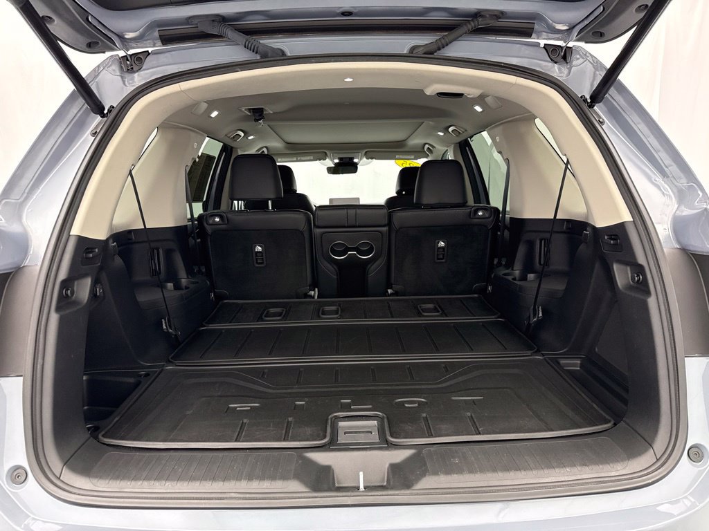 Used 2025 Honda Pilot Touring image 8