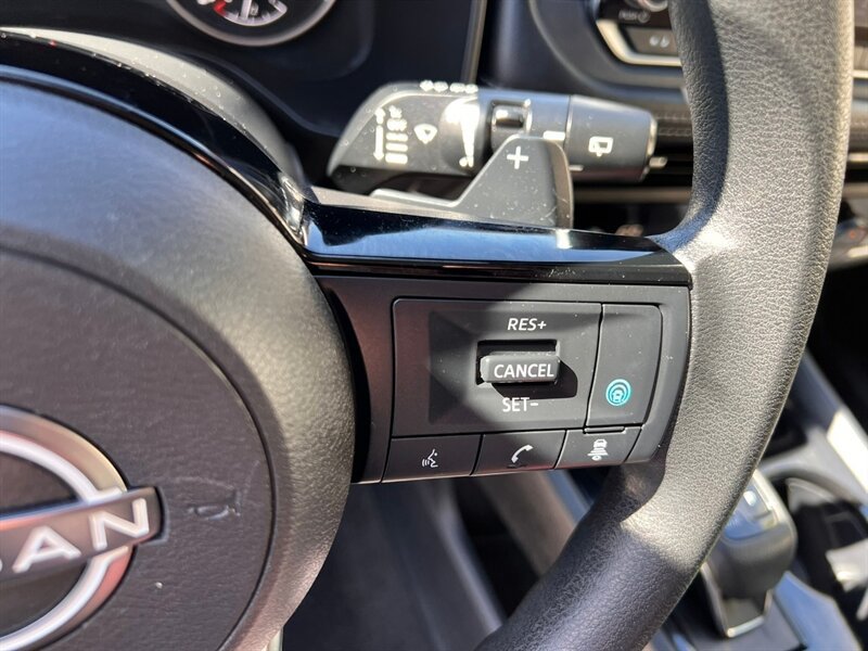 Used 2023 Nissan Rogue SV AWD/4WD image 25