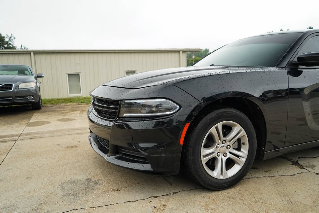 Used 2021 Dodge Charger SXT w/ Leather Interior Group RWD image 17