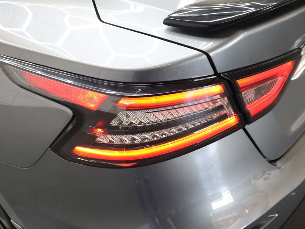 Used 2020 Nissan Maxima SR w/ Sport Mat Group FWD image 32